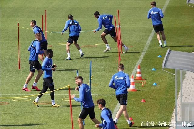 周琦5投2中仅得10分 罚球三不沾登上微博热搜