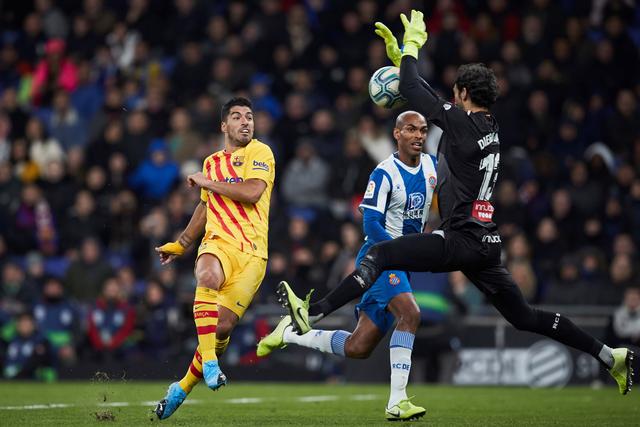 陈盈骏15+6+6广州逆转青岛 鲍威尔空砍三双